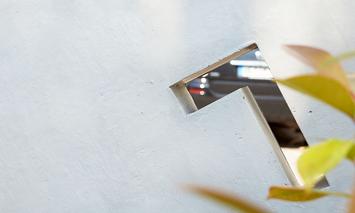 [Translate to Polski:] L-förmiges Loch in einer Betonwand