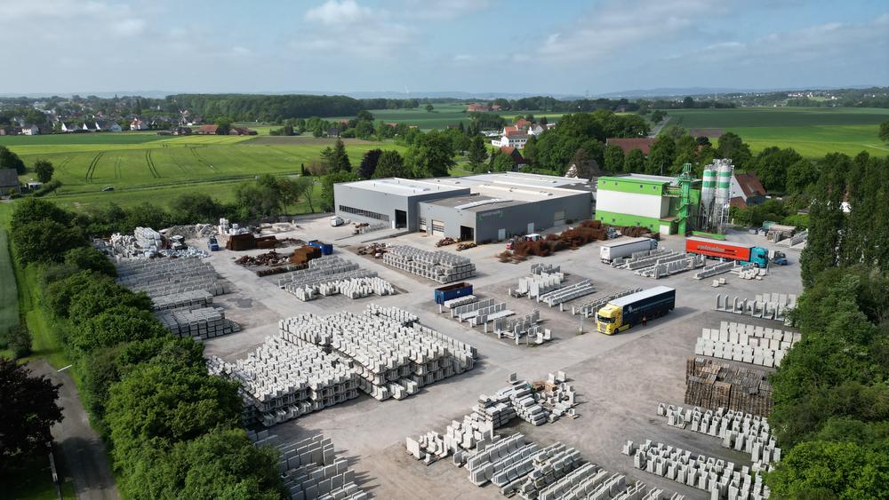 [Translate to Polski:] Blick auf das Werksgelände in Herford