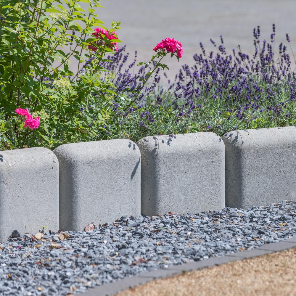 Kwietnik z bloczków betonowych
