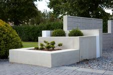 [Translate to Polski:] Blumenkübel