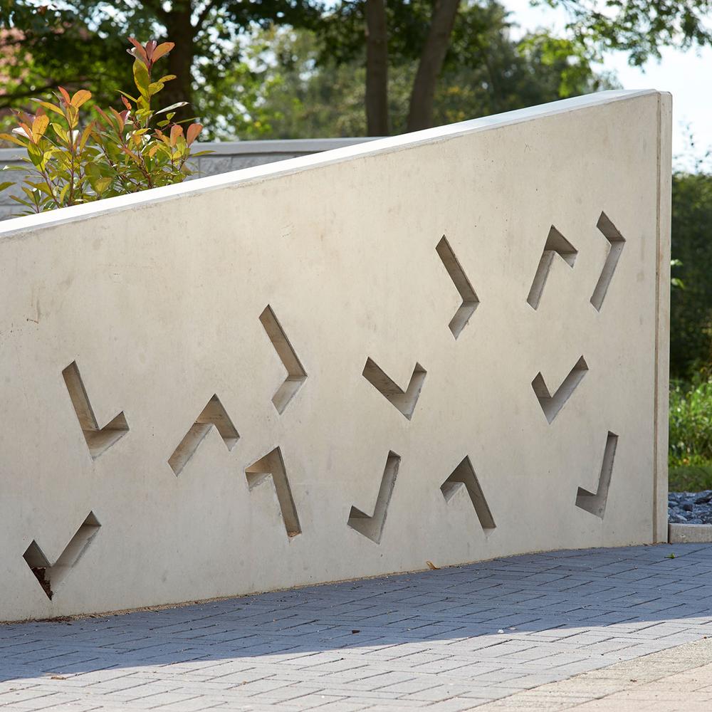 [Translate to Polski:] schräge Winkelstütze mit Aussparungen