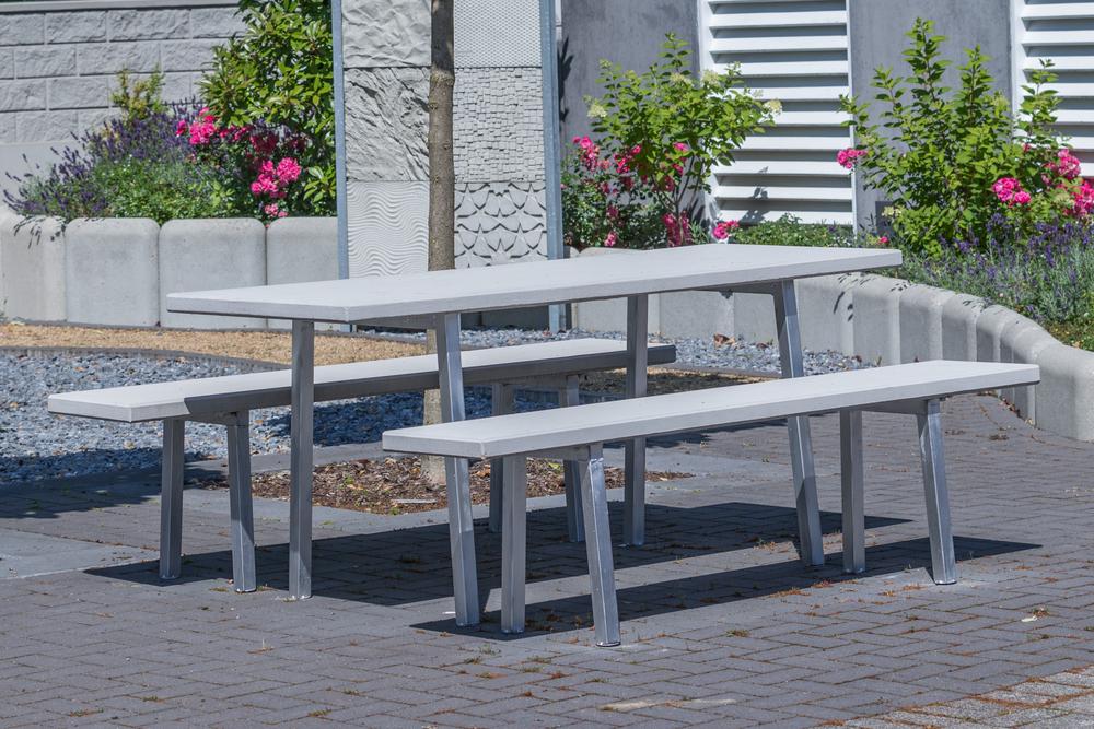 Betonowa część wypoczynkowa