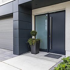 Eingangsbereich und Bodenplatten aus Beton